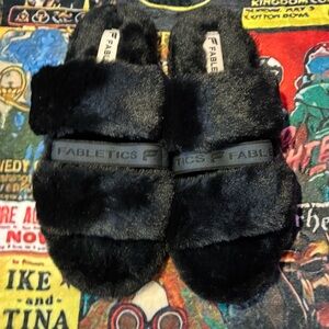 FABLETICS SNUG STRAP SLIPPER